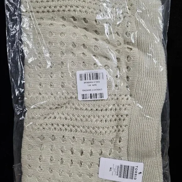 NWT Torrid Crochet Sarong Cover-Up M/L - Picture 3 of 5